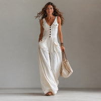Marvella™ Jumpsuit mit V-Ausschnitt und weitem Bein in Weiß