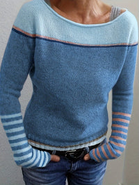 Greta | Eleganter Damen Pullover breit und gestreift in Blau