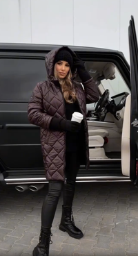 Clara | Gestepptes Damen Kapuzenjacke modern stilvoll in Braun