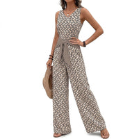 Ärmelloser Damen-Jumpsuit mit V-Ausschnitt, weitem Bein und Taillenband in Beige