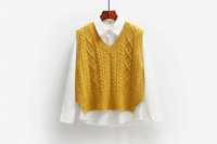 Ärmelloser Pullover mit V-Ausschnitt und gerader Form in Gelb