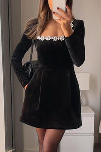 Barbara - Minikleid aus Samt in Schwarz