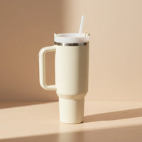 Becher Isolierbecher Küchenbedarf Griff Kühlung in Creme