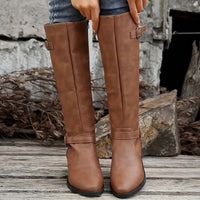 Calixta | Damen kniehohe Stiefel mit Doppelschnallen in Braun