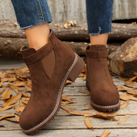 Brynn | Damen Stiefelette mit Blockabsatz und Schnallenriemen in Dunkelbraun
