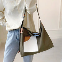 Canvas-Schultertasche für Damen in Grün