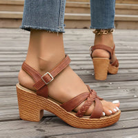 Gwendolyn | Damen Riemchensandalen Geflochtene Details in Braun