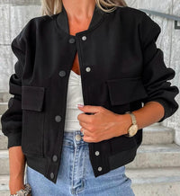 Damen-Bomberjacke mit Knopfverschluss und Brusttaschen in Schwarz