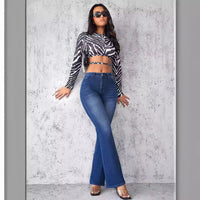 Damen Denim-Hose mit hohem Bund, ausgestelltem Bein und Taschen vorne und hinten in Blau