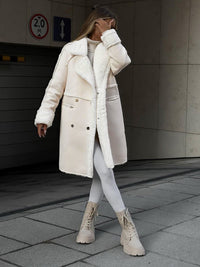 Damen Doppelreihiger Mantel mit Reverskragen und Plüschbesatz in Beige