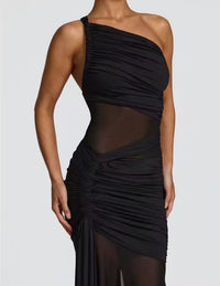Damen Einschulter Maxikleid mit geraffter Oberfläche und durchsichtigen Einsätzen mit ausgestelltem Saum in Schwarz