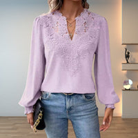 Clara | Damen Elegante Spitzenbesatz Langarm Bluse V-Ausschnitt in Hellviolett