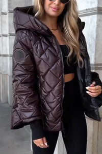 Damen Gesteppte Jacke mit Stehkragen und Kontrastbündchen in Braun