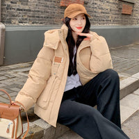 Damen Gesteppte Pufferjacke mit Kapuze Frontreißverschluss Brusttasche und Seitentaschen in Khaki