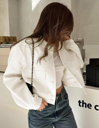 Damen Jacke mit Reißverschluss und zwei Fronttaschen in Cremefarben