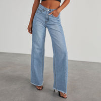 Damen-Jeans mit hoher Taille, weitem Bein und ausgefranstem Saum in Hellblau