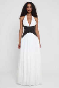 Damen Maxi Kleid mit Neckholder Ausschnitt schwarzem Taillenpanel und weißem Plisseerock in Weiß