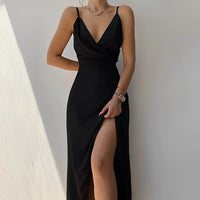 Damen Maxikleid mit Spaghettiträgern drapiertem Ausschnitt und seitlichem Schlitz in Schwarz