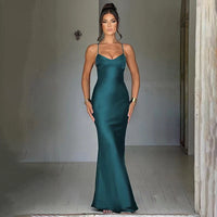 Damen Maxikleid mit Spaghettiträgern und Kreuzträgern am Rücken in Grün