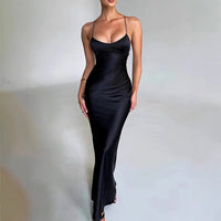 Damen Maxikleid mit Spaghettiträgern und Kreuzträgern am Rücken in Schwarz