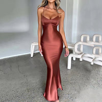 Damen Maxikleid mit Spaghettiträgern und Kreuzträgern am Rücken in Ziegelrot