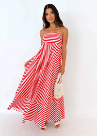 Damen Maxikleid mit Streifen gerader Ausschnitt und Spaghettiträgern mit Stufensaum in Rot mit Streifen