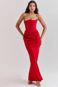 Damen Maxikleid mit trägerlosen Oberteil und gerafftem Taillenbereich in Rot