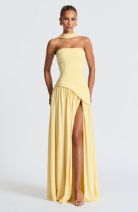 Damen Maxikleid trägerlos mit asymmetrischem Oberteil Beinschlitz und Schal am Hals in Gelb