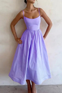 Damen Midikleid mit geradem Ausschnitt und Spaghettiträgern mit Taillenaht und weitem Rock in Lila