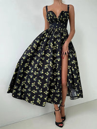 Damen Midikleid mit Muster und Herzausschnitt mit Seitenschlitz und Trägern in Schwarz mit Muster