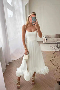 Damen Midikleid mit Spaghettiträgern Gerader Halspartie und Rüschensaum in Weiß