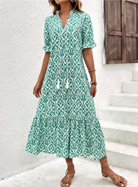 Damen Midikleid mit V-Ausschnitt und Quastenbändern sowie Kurzen Puffärmeln und Stufenrock in Grün