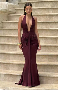 Damen Neckholder Maxikleid mit tiefem V-Ausschnitt und durchgehender Raffung in Burgund