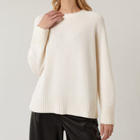 Damen Pullover mit hohem Rundhalsausschnitt Raglanärmeln und gerippten Bündchen in Weiß