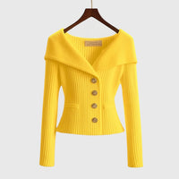Damen-Rippstrick-Cardigan mit Off-Shoulder-Kragen und Zierknöpfen in Gelb