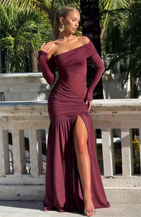 Damen Schulterfreies Maxikleid mit langen Ärmeln und seitlichem Schlitz mit durchsichtigem Einsatz in Bordeauxrot