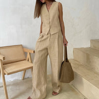 Damen-Set aus Weste mit Knopfleiste und Hose mit weitem Bein in Beige