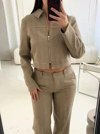 Damen Set für Frauen mit Reißverschlussjacke Hemdblusenkragen und weitem Hosenbein in Beige