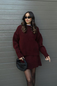 Damen Strick Set mit Rundhals Pullover und Minirock und Rippenbündchen in Bordeauxrot