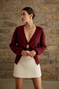 Damen Strickjacke mit V-Ausschnitt Knopfverschluss und langen Ärmeln in Burgund