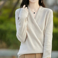 Damen-Strickpullover mit Wickeloptik in Creme