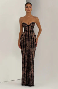 Damen Trägerloses Maxi Kleid mit Herzausschnitt floraler Musterauflage und Streifenpanelen in Schwarz