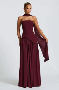 Damen Trägerloses Asymmetrisches Maxikleid in Burgund