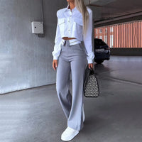 Damen Zweiteiliges Set mit Crop-Bluse Hemdkragen Brusttaschen und Schlaghose mit hohem Bund in Grau