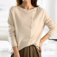 GrößeTobey | Schlichter langärmeliger Pullover in Beige
