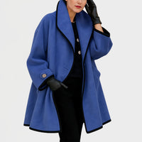 Clara | Eleganter Damen Women Coat mit Kontrastkanten Knopfverschluss in Blau
