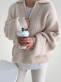 Wencke | Eleganter Damenpullover mit Gefaltetem Kragen in Beige