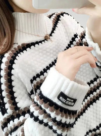 Alina | Moderner Kragenpullover für Wintertage in Weiß