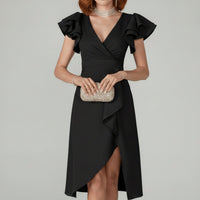 Clara | Elegantes Mother-of-the-Bride-Kleid mit Rüschenärmeln Wickelschnitt in Klassisches Schwarz