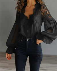 Carin | Elegante Damenbluse mit Spitzendetails in Schwarz